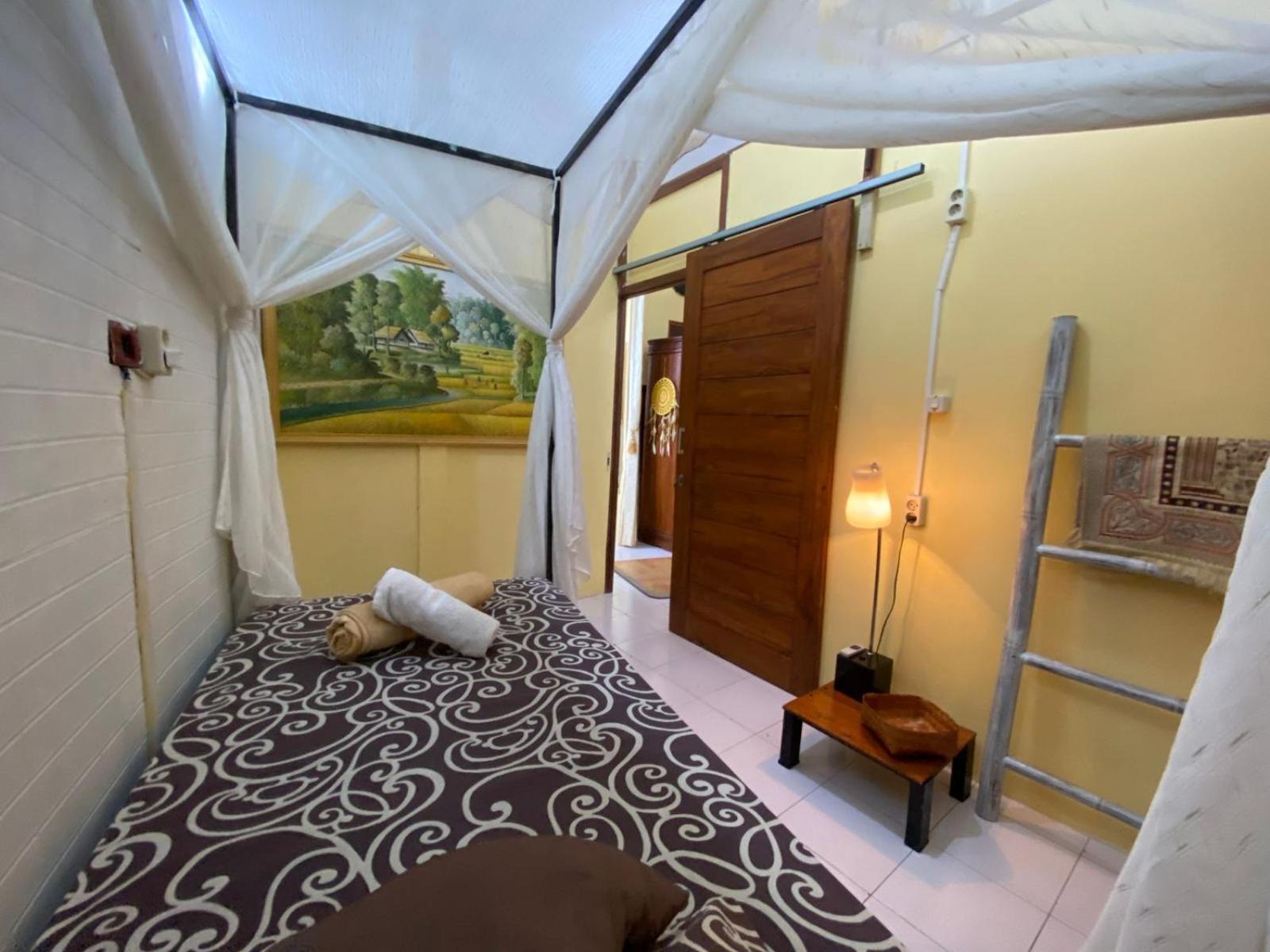 Coliving Bali Sweet Home Kost Lengkap Di Tabanan Kota Номер фото